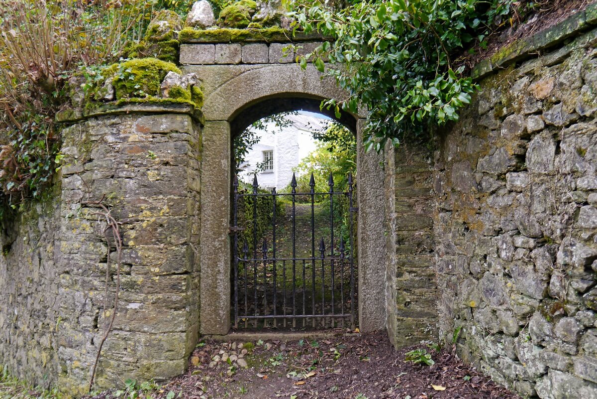 Stone gateway leading to a house sold by Atwell Martin